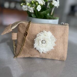 ❤️‍🔥Elegant Silk Camilla Cream Floral Burlap Zip Pouch & Pearl, Crystal accent